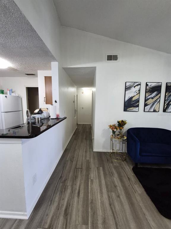 Foto del edificio - 2031 Cascades Blvd