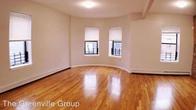 Building Photo - 32 Hartwell St