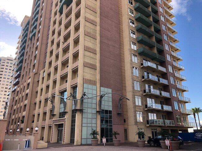 Foto del edificio - 388 E Ocean Blvd