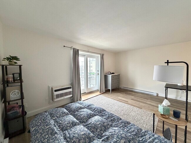 Building Photo - 720 Bennington St