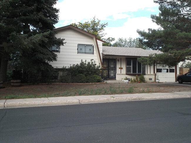 Building Photo - 4602 La Cresta Dr