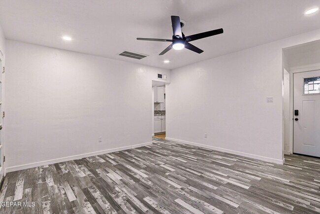 Foto del edificio - 6251 Arapaho Rd