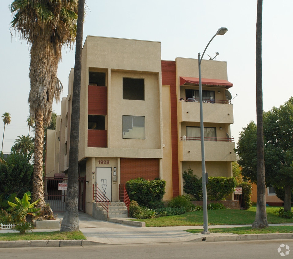 Building Photo - 1928 Gardena Ave