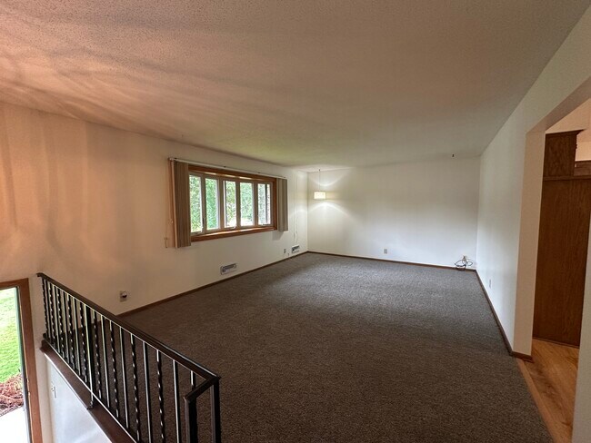 Foto del edificio - 9350 Syndicate Ave