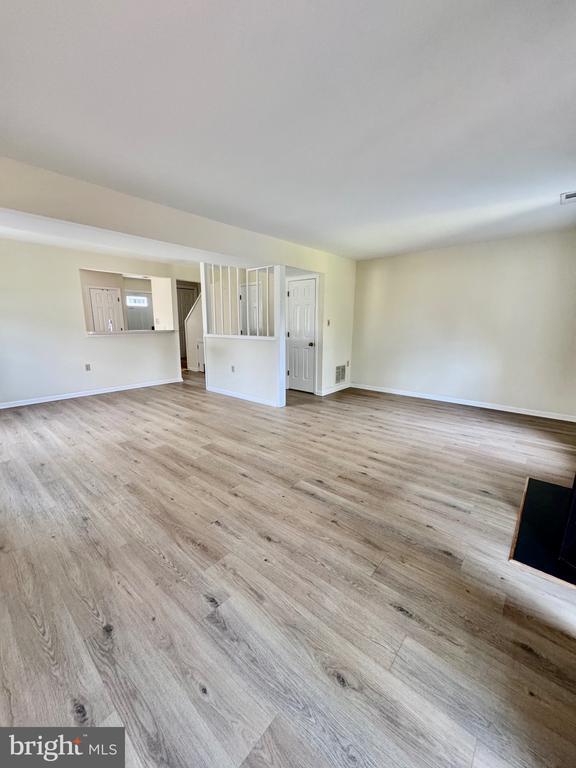 Building Photo - 111 Equestrian Dr