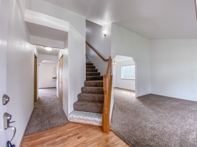 Entryway - 9010 174th Street Ct E