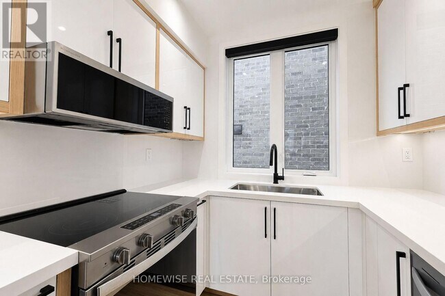 Building Photo - 159 Locksley Ave.