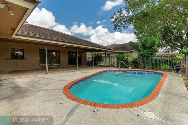 Foto del edificio - 1245 Mystic Way