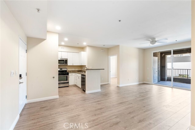 Foto del edificio - 1801 E Katella Ave