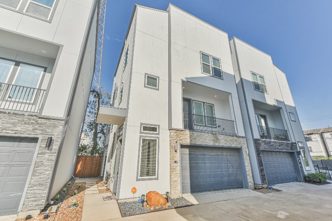 Photo - 8411 Hempstead Rd Apartment