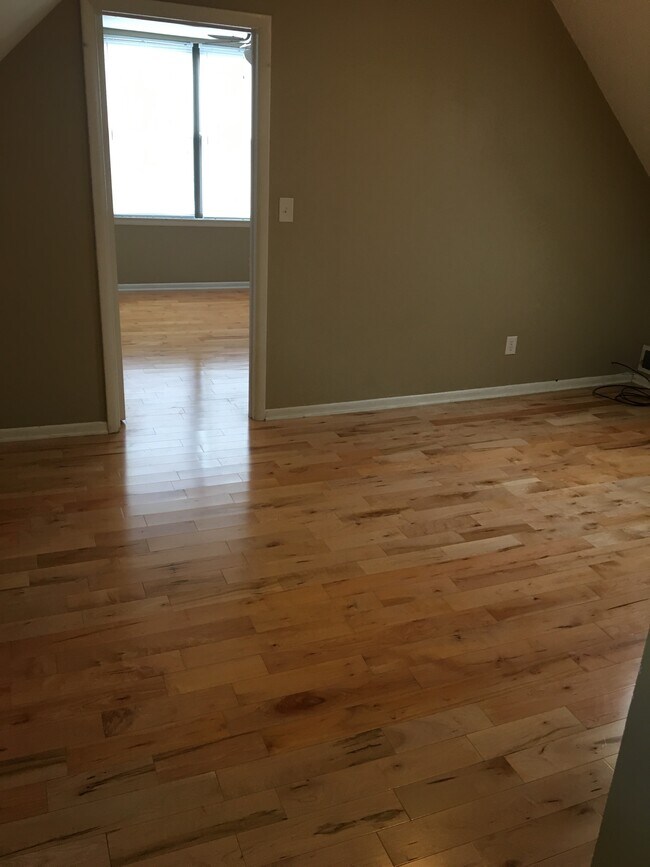 Foto del edificio - 1051 Hunter Ave