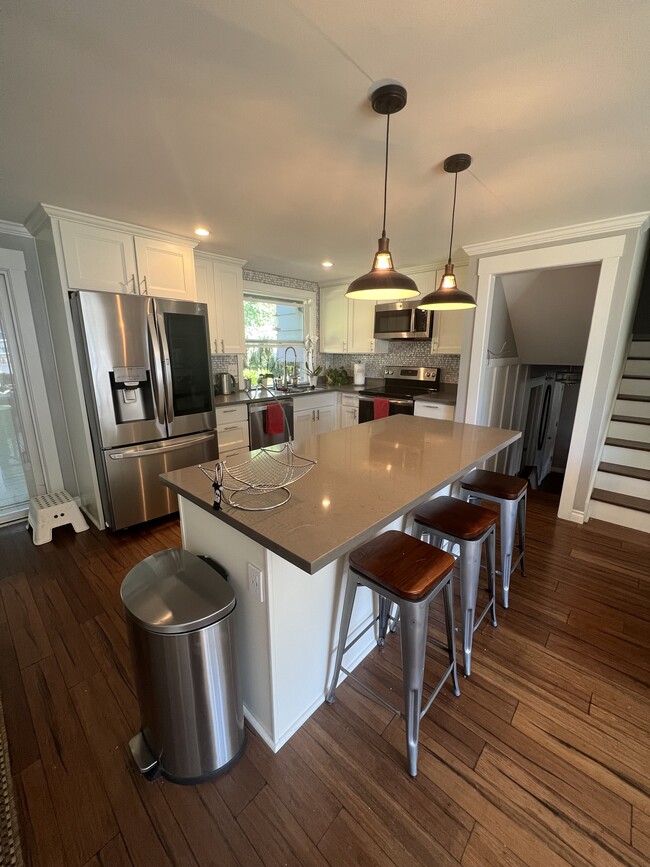 Foto del edificio - 98 SW Hartley Ave