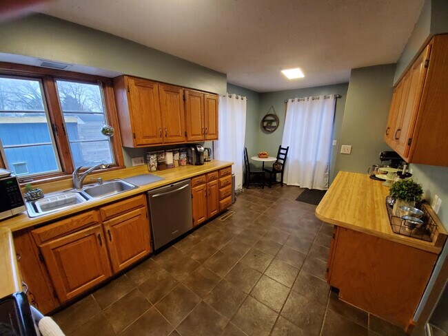 Foto del edificio - 314 N Grove St