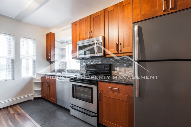 Photo - Duplex in the Highlands with Separate Gara... House