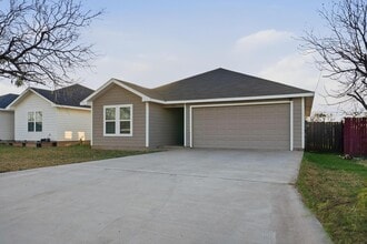 Building Photo - 2050 Lillius St