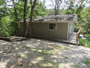 Building Photo - 137 Walnut Ct