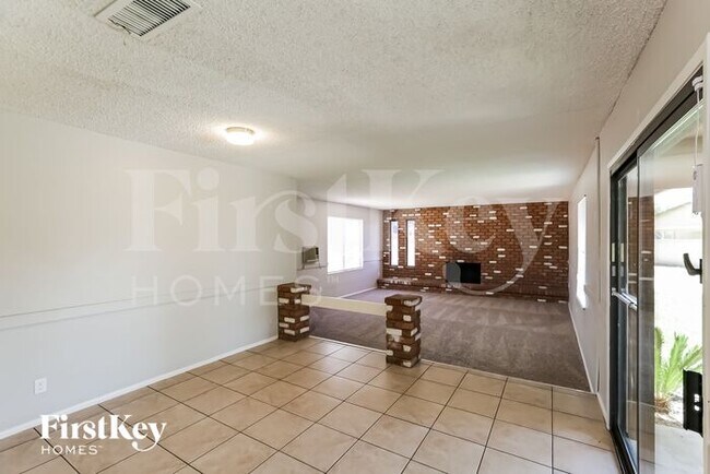 Foto del edificio - 4832 W Townley Ave