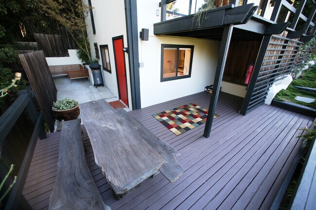 Foto del edificio - 1999 N Sycamore Ave