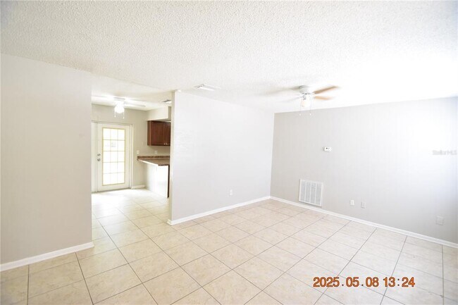 Foto del edificio - 8320 Oleander Ln