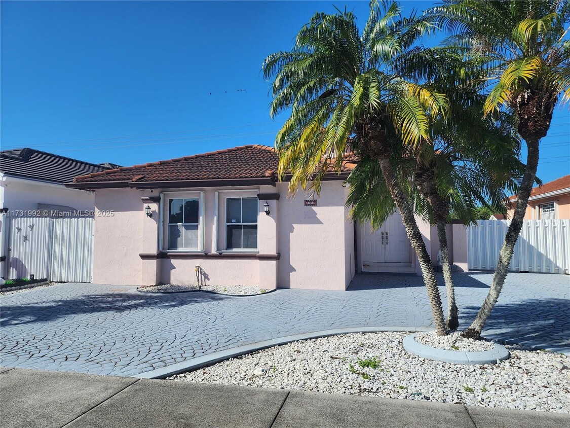 Foto principal - 986 NW 136 Ct