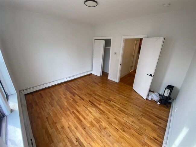 Foto del edificio - 196 Clinton Ave