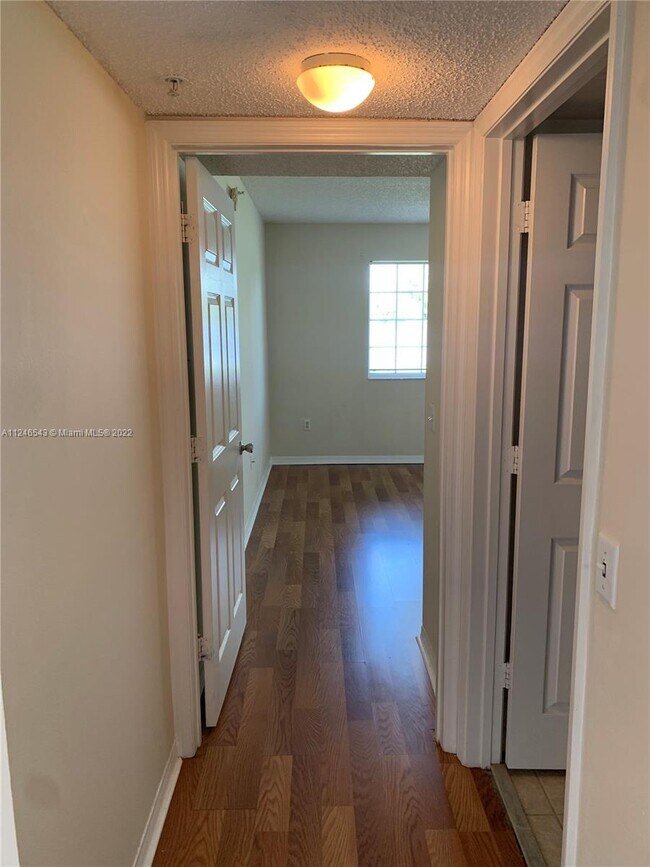 Foto del edificio - 5055 Wiles Rd