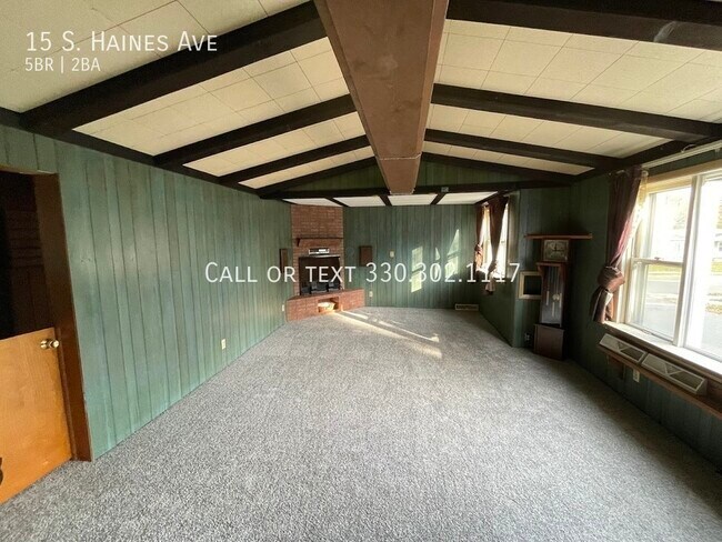 Foto del edificio - Five bedroom two bathroom home for rent