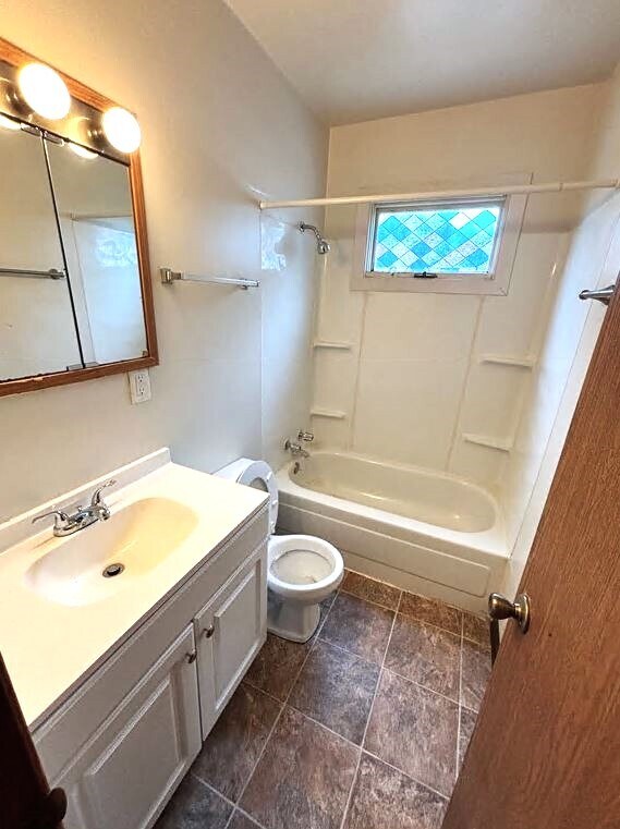 Building Photo - 720 4th Ave Pl