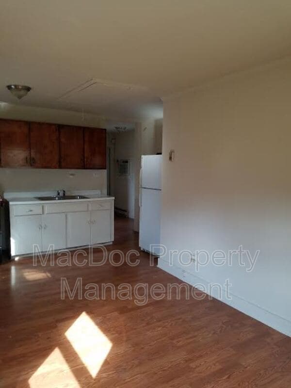 Building Photo - 303 Powell St