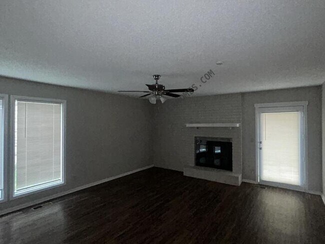 Foto del edificio - 5711 E 33rd Ct