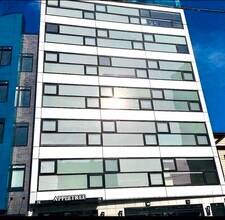 Building Photo - 76 Cottage St