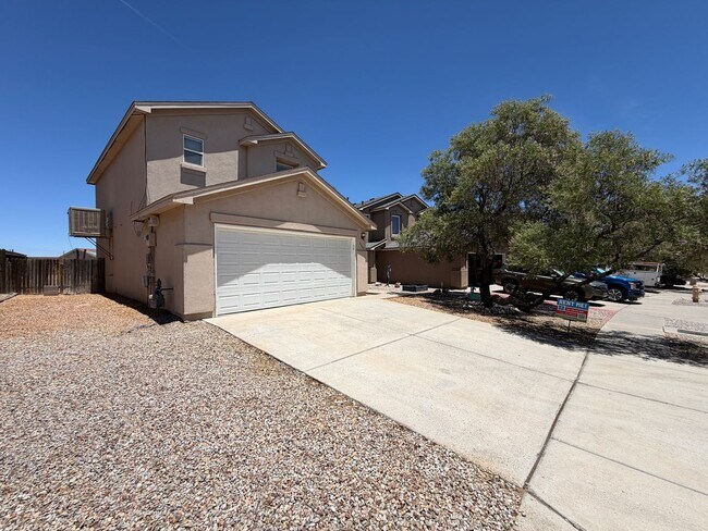 Foto del edificio - 3 Bedroom Home Near Unser Blvd NW & Ladera Dr NW!