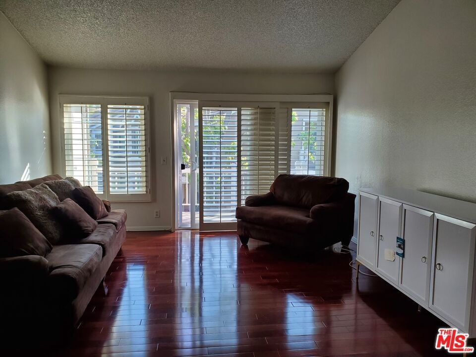 3860 Amberly Dr Unit N, Inglewood, CA 90305 Apartment for Rent in