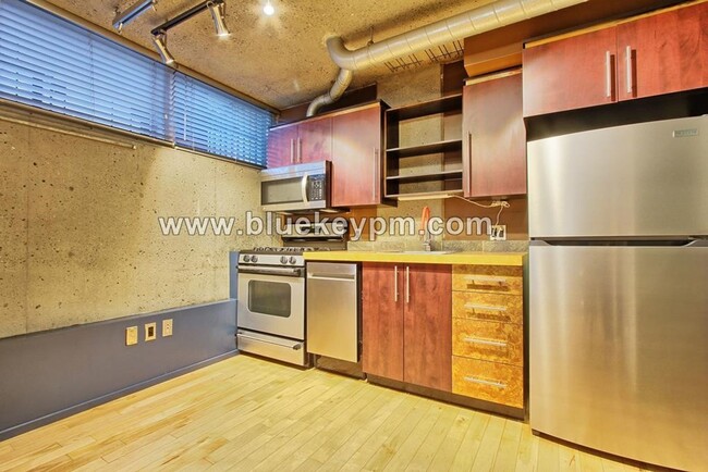 Building Photo - 1 Bed, 2 Bath Condo at Mosaic Apts in the ...