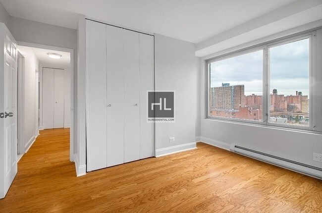 Building Photo - 3 BED,2 BATH Fifth Avenue