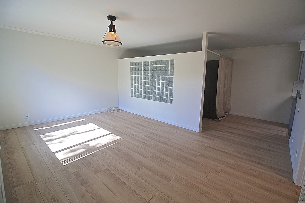 Foto principal - 11138 Aqua Vista St