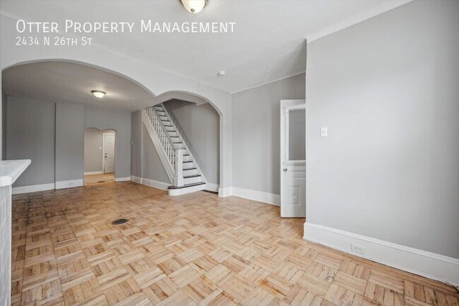 Building Photo - 2BR/1BA Large Home with Private Back Patio...