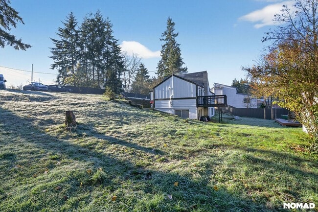 Building Photo - Newly remodeled, Perfect find! 4 Bedroom 2.5 Bathroom