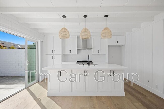 Foto del edificio - 243 E 20th St