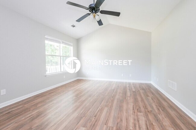 Foto del edificio - 3 Bedroom Pet-Friendly Home in Covington, GA with Main Street Renewal