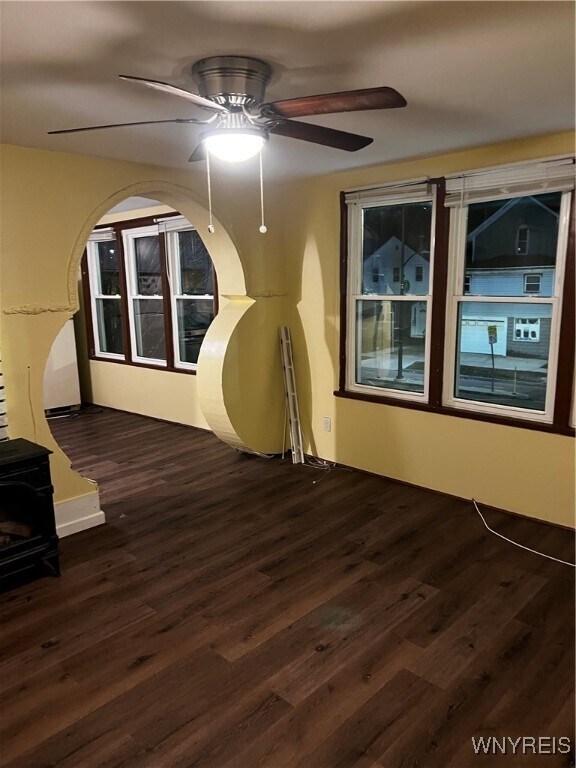 Building Photo - 1981 Niagara St