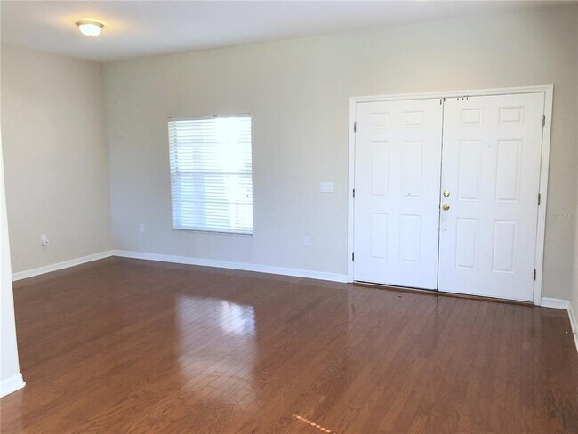 Building Photo - 8826 Royal Enclave Blvd