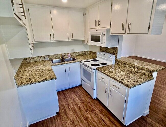 Foto del edificio - 2421 W 227th St