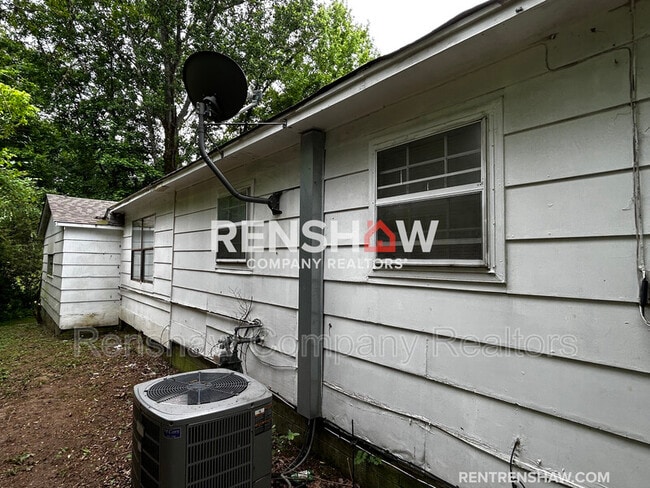 Building Photo - 208 Melwood St