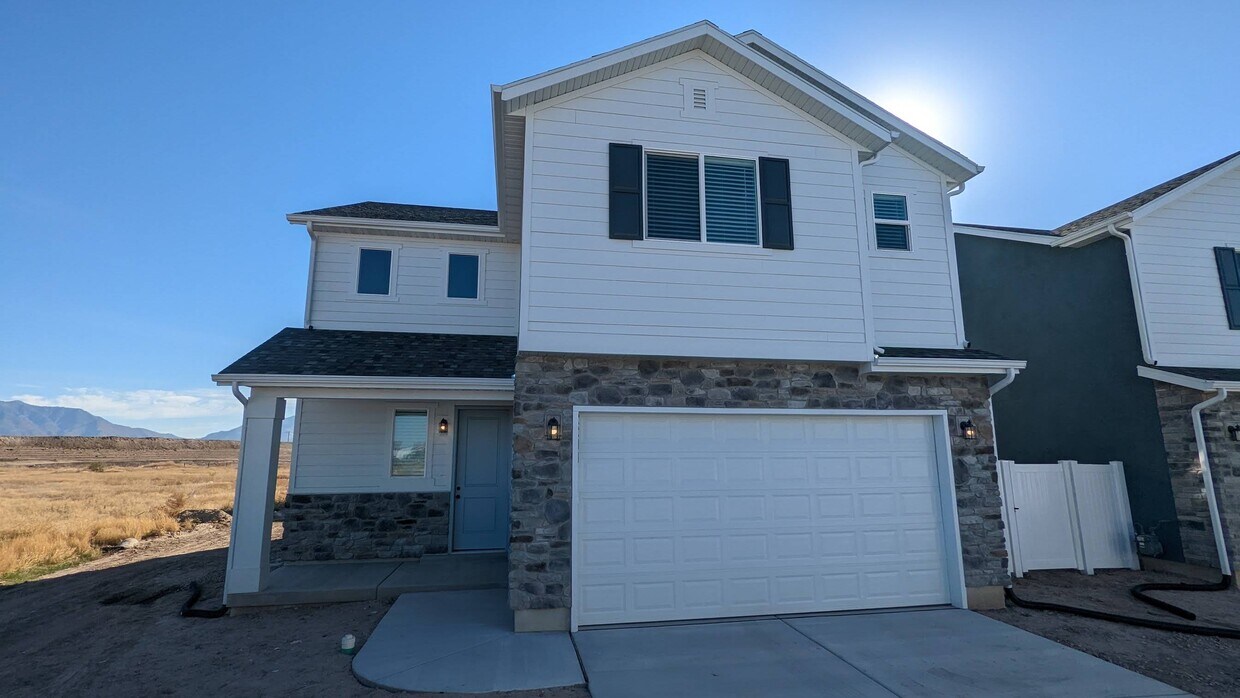 2206 W Lydia Ln, Syracuse, UT 84075 House Rental in Syracuse, UT