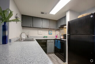 Building Photo - Villas Del Cielo