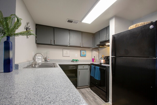 Building Photo - Villas Del Cielo