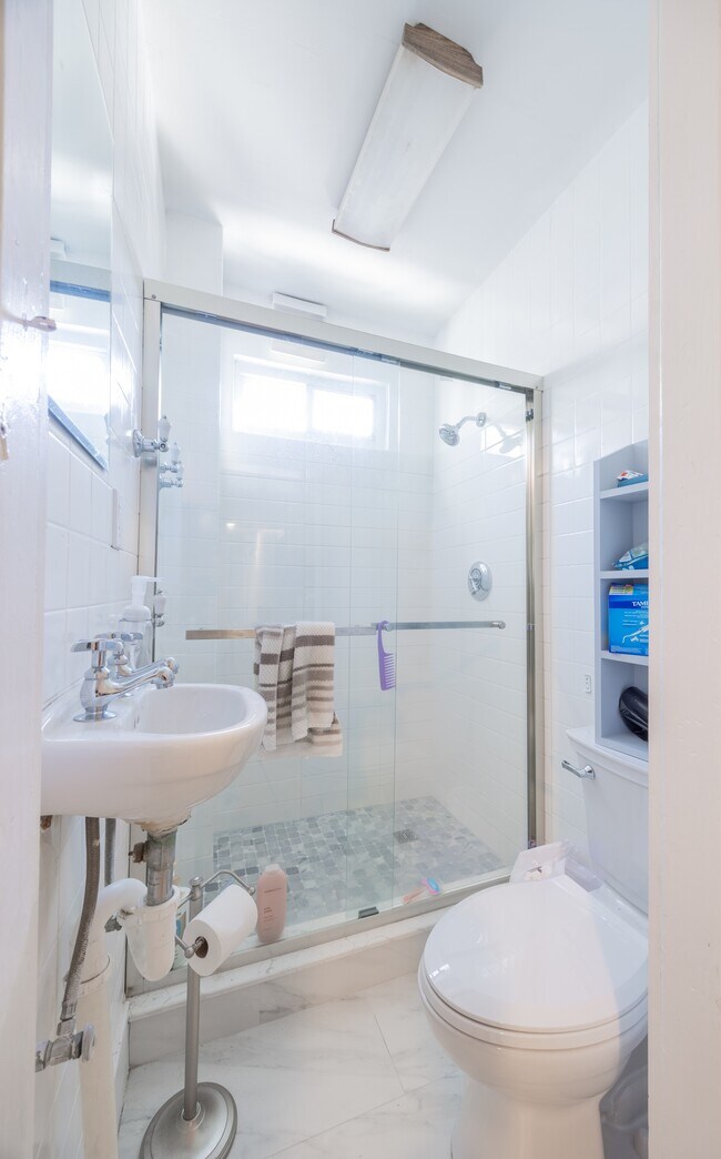 Foto del edificio - 30 Brainerd Rd