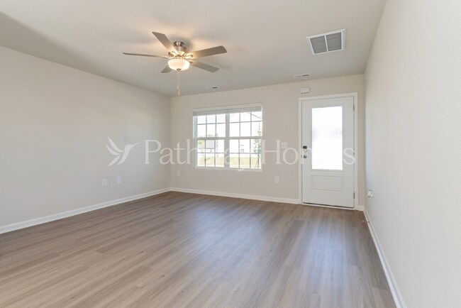 Foto del edificio - 6248 Lowe Ln