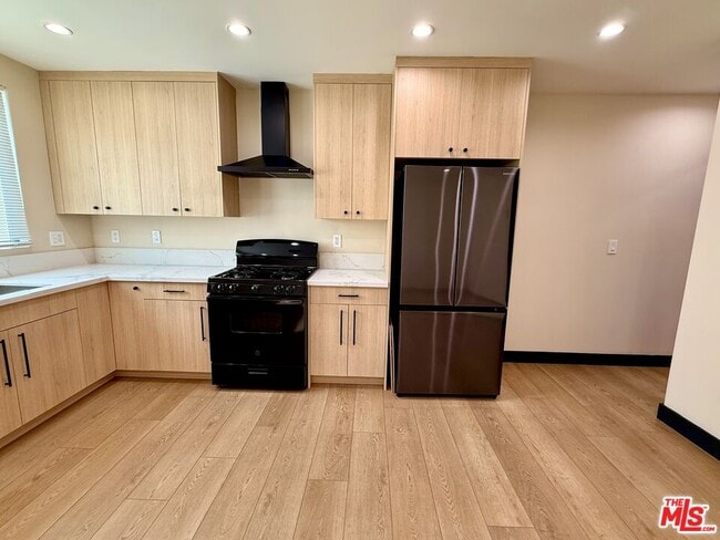 Foto del edificio - 7309 Yarmouth Ave